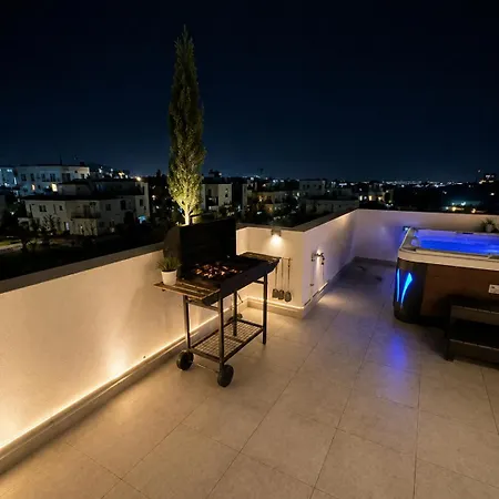 Penthouse Vibes Jacuzzi Nights Hamitkoey Apartment *
